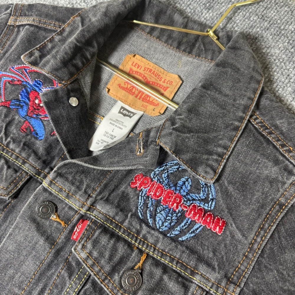 Levi's Kids Spider-Man Denim Jacket‎ Gray Embroidered Marvel Comics Size L